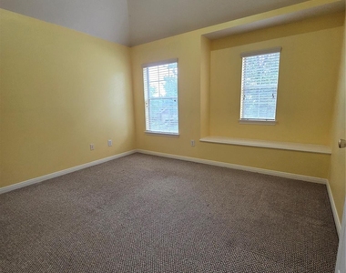 6030 Gablestone Lane - Photo Thumbnail 25