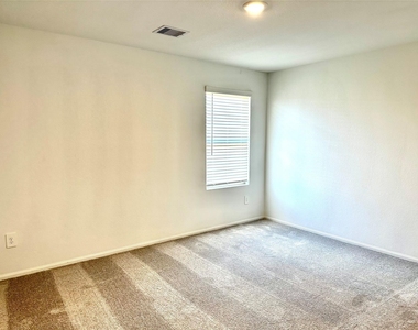 325 Birch Blossom Path - Photo Thumbnail 8