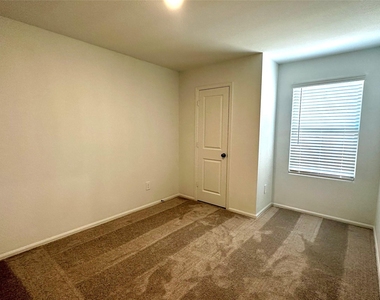 325 Birch Blossom Path - Photo Thumbnail 13