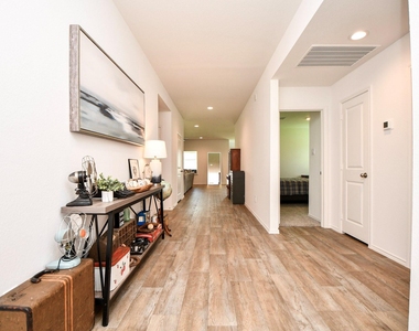 3008 Bur Landing Lane - Photo Thumbnail 4