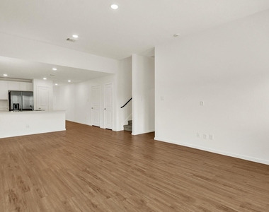 5110 Sunvalley Bend Drive - Photo Thumbnail 7