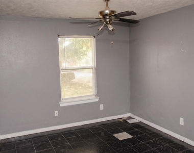 306 Willowick Street - Photo Thumbnail 9