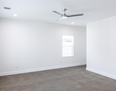 5416 Robusto Place - Photo Thumbnail 9