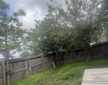 1675 Hugh Road - Photo Thumbnail 12