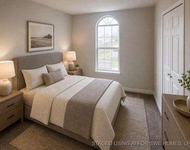 1675 Hugh Road - Photo Thumbnail 4