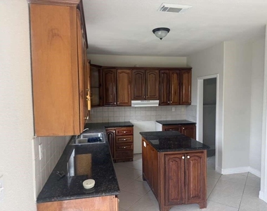 1675 Hugh Road - Photo Thumbnail 3
