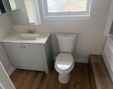1675 Hugh Road - Photo Thumbnail 9