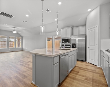 10414 Starfire Yellow Drive - Photo Thumbnail 9