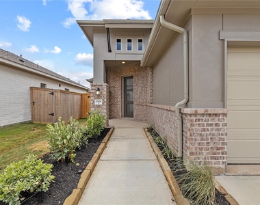 10414 Starfire Yellow Drive - Photo Thumbnail 3