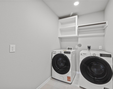 10414 Starfire Yellow Drive - Photo Thumbnail 8