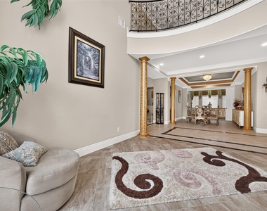 5303 Fenwick Way Court - Photo Thumbnail 9