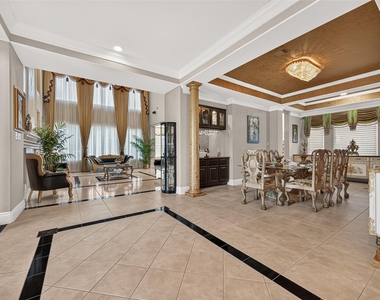 5303 Fenwick Way Court - Photo Thumbnail 10