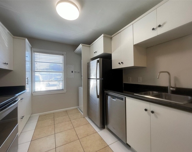 1502 Heights Boulevard - Photo Thumbnail 5