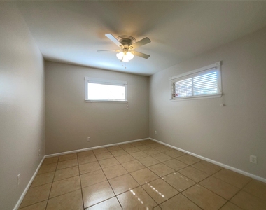 1502 Heights Boulevard - Photo Thumbnail 10