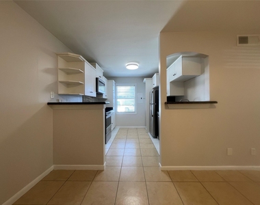1502 Heights Boulevard - Photo Thumbnail 3