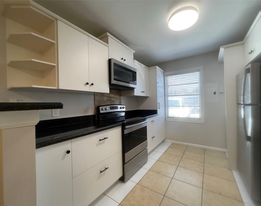 1502 Heights Boulevard - Photo Thumbnail 4