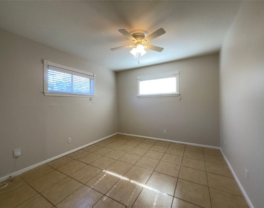 1502 Heights Boulevard - Photo Thumbnail 7