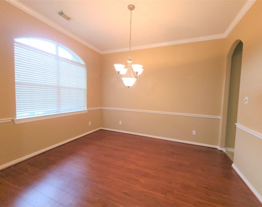 7015 Pinefern Lane - Photo Thumbnail 7