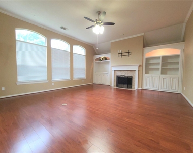 7015 Pinefern Lane - Photo Thumbnail 6