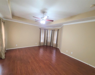 7015 Pinefern Lane - Photo Thumbnail 8