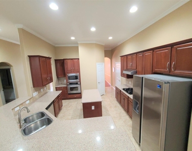 7015 Pinefern Lane - Photo Thumbnail 3