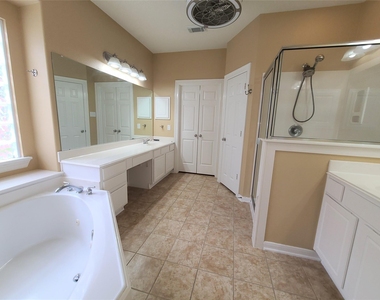 7015 Pinefern Lane - Photo Thumbnail 10