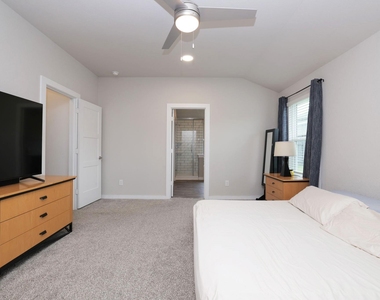 14209 Silver Maple Court - Photo Thumbnail 24