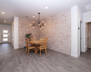 14209 Silver Maple Court - Photo Thumbnail 13