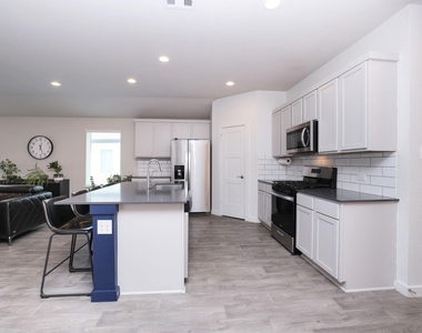 14209 Silver Maple Court - Photo Thumbnail 16