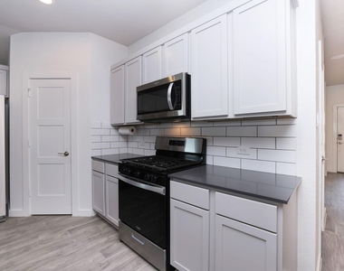 14209 Silver Maple Court - Photo Thumbnail 17
