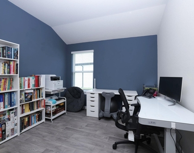 14209 Silver Maple Court - Photo Thumbnail 11