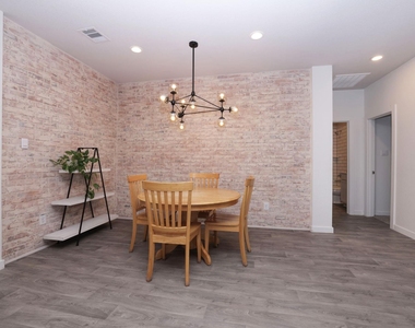 14209 Silver Maple Court - Photo Thumbnail 12