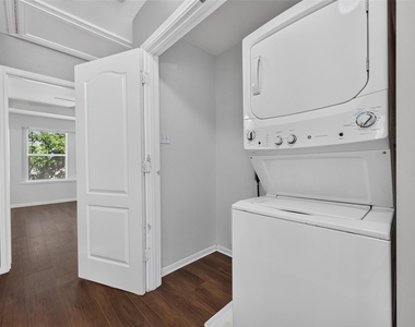 8126 Montague Manor Lane - Photo Thumbnail 35
