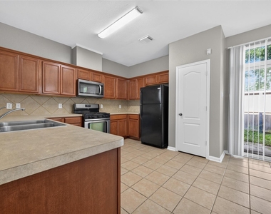 8126 Montague Manor Lane - Photo Thumbnail 14