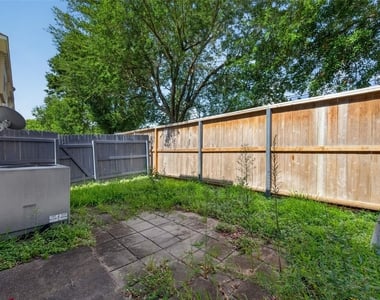 8126 Montague Manor Lane - Photo Thumbnail 36