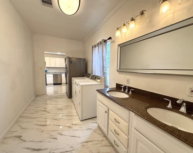 421 Sidney Street - Photo Thumbnail 6
