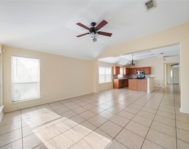 20410 Pomegranate Lane - Photo Thumbnail 7