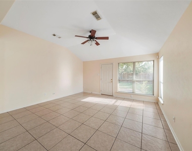 20410 Pomegranate Lane - Photo Thumbnail 6