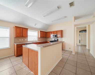 20410 Pomegranate Lane - Photo Thumbnail 4