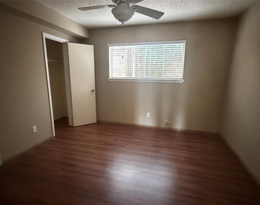 1328 Bomar Street - Photo Thumbnail 2
