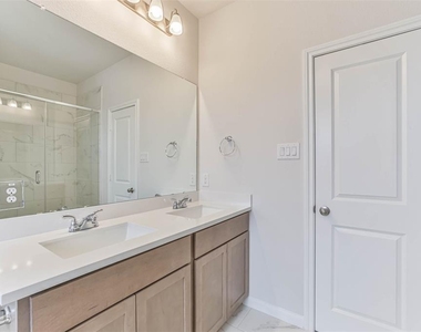 704 Ocean Palms Drive - Photo Thumbnail 15