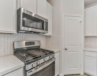 704 Ocean Palms Drive - Photo Thumbnail 9