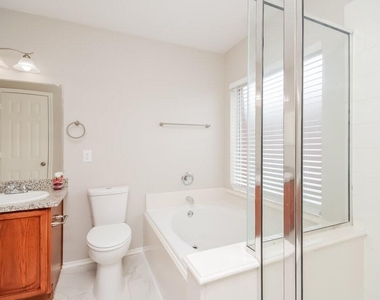 6027 Water Violet Lane - Photo Thumbnail 9