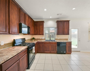 7514 Boxwood Ridge Lane - Photo Thumbnail 7