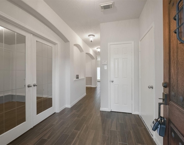 7514 Boxwood Ridge Lane - Photo Thumbnail 2