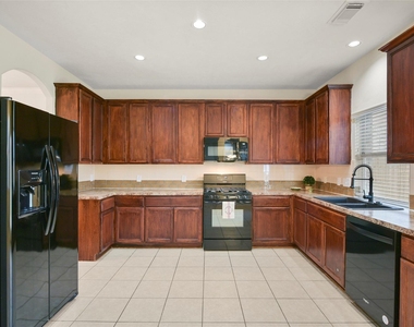 7514 Boxwood Ridge Lane - Photo Thumbnail 5