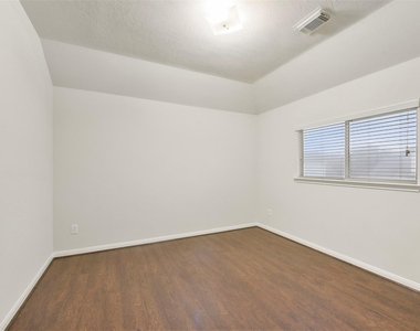 7514 Boxwood Ridge Lane - Photo Thumbnail 22