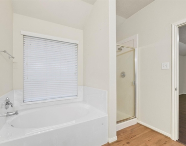 7514 Boxwood Ridge Lane - Photo Thumbnail 17