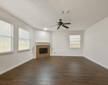 7514 Boxwood Ridge Lane - Photo Thumbnail 3