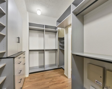7514 Boxwood Ridge Lane - Photo Thumbnail 18
